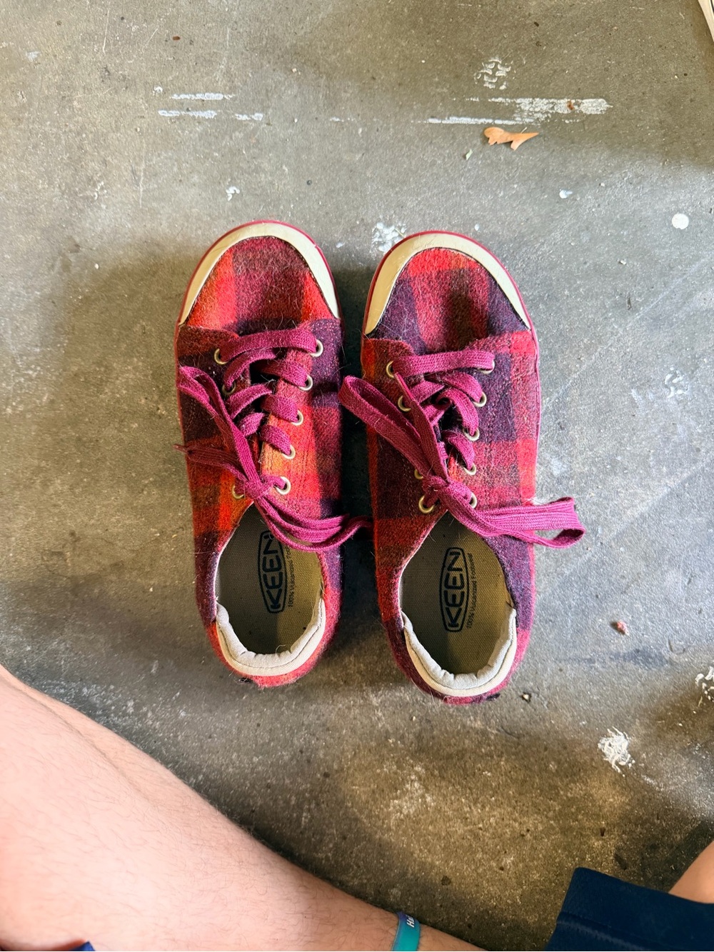 Keen Plaid Red and Maroon Lace-Up Sneakers